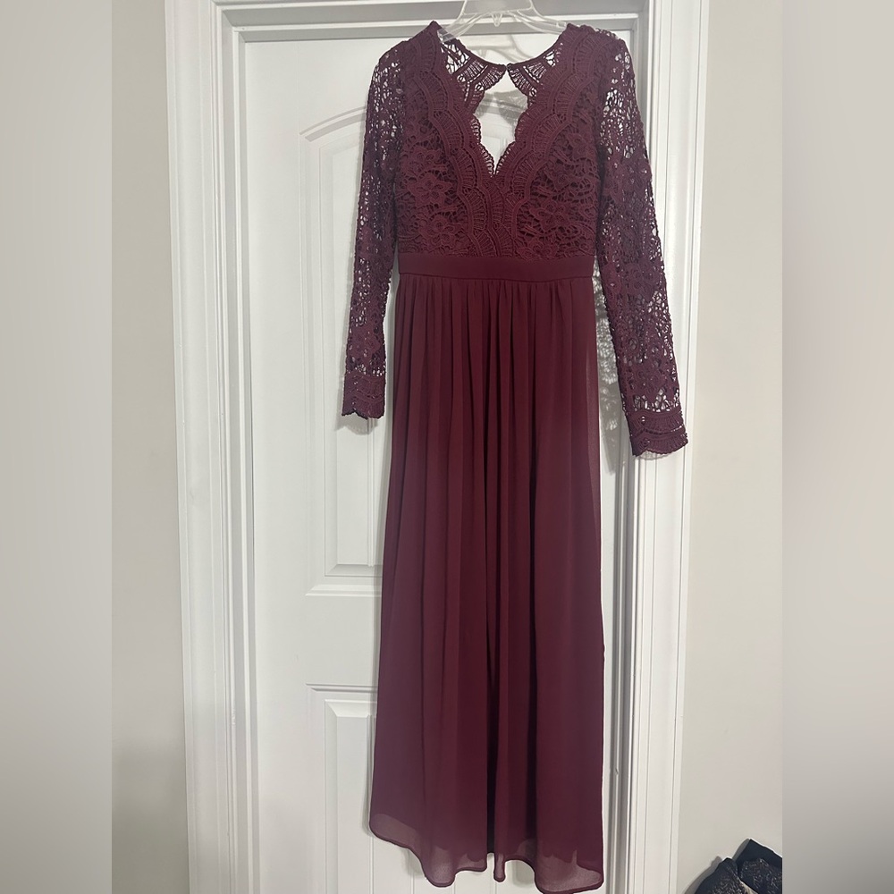 Lulu's Red Long Sleeve Bishop Gown
